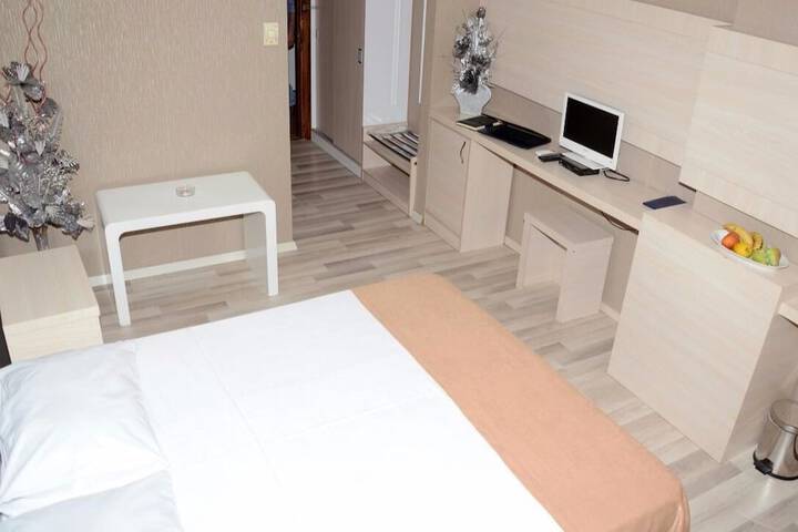 Room 15 of 34