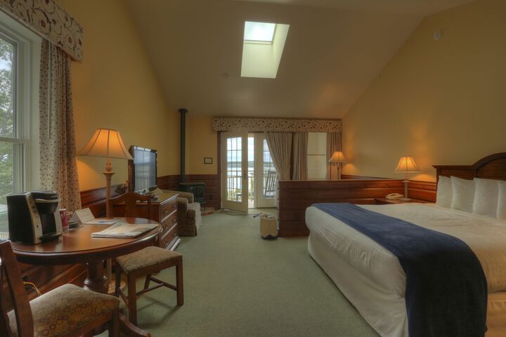Room 3 of 80
