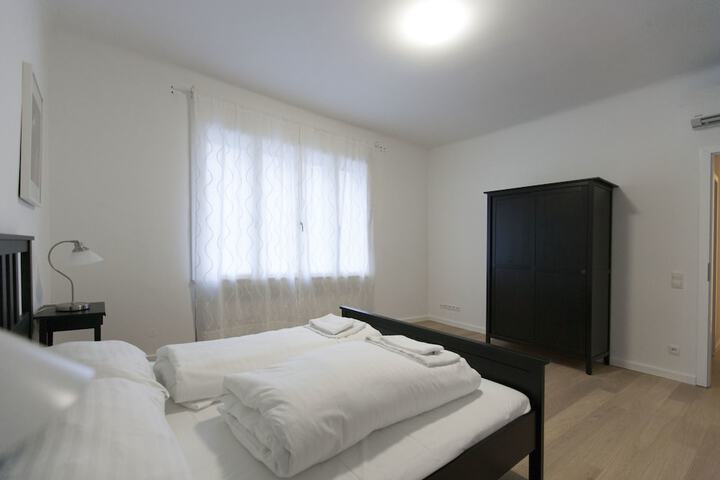 Room 4 of 36