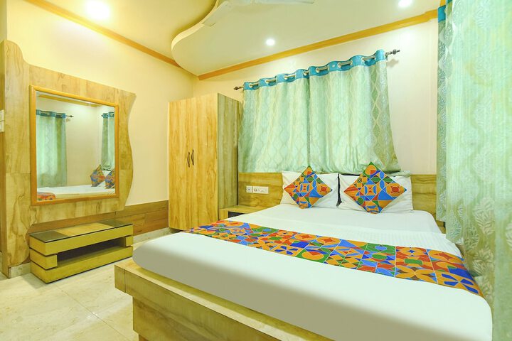 Room 15 of 33