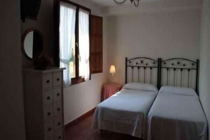 Room 9 of 29