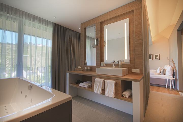 Room 5 of 95