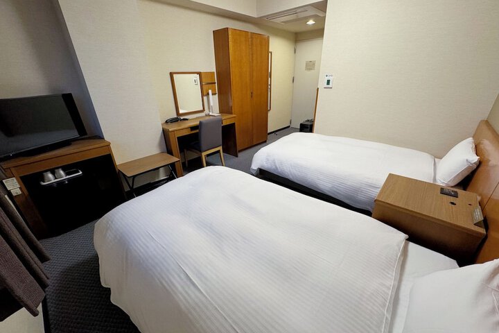 Room 3 of 19