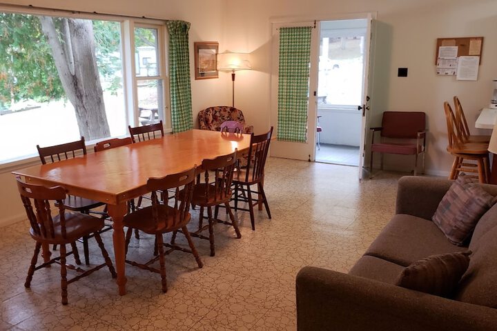 Room 80 of 215