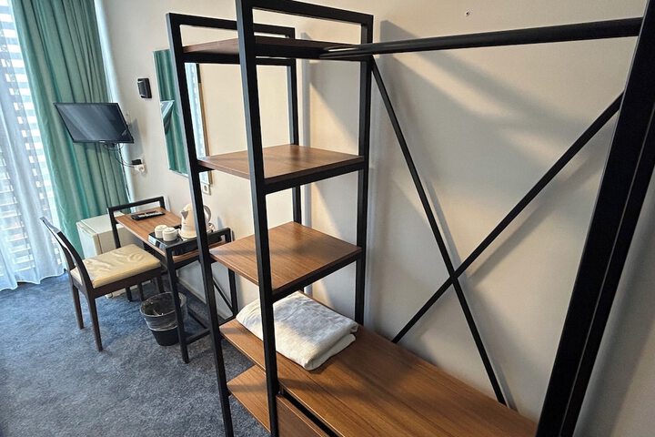 Room 8 of 35