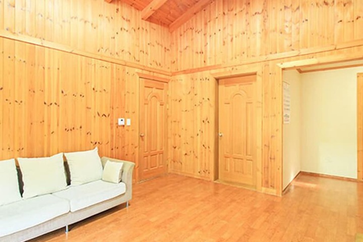 Room 8 of 22