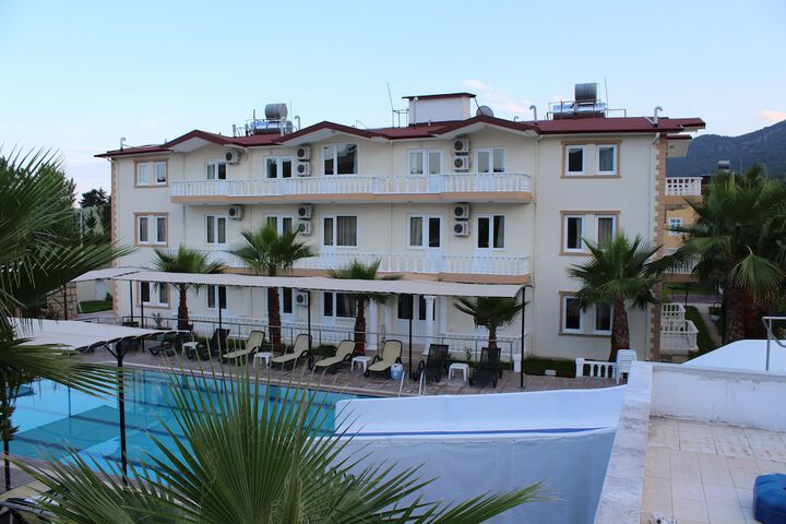 PARADISE APPLE HOTEL