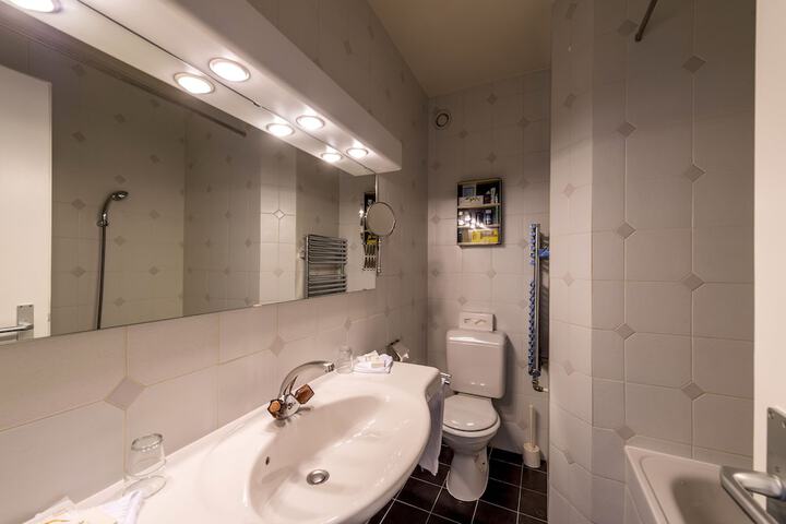 Clean Restrooms