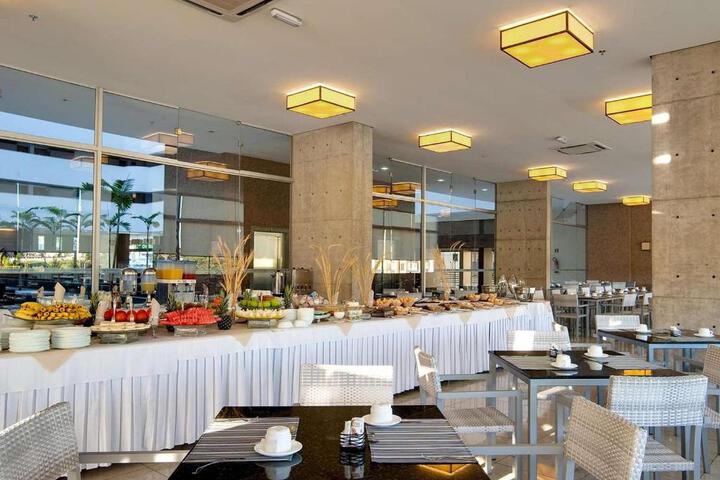 Dining 3 of 22