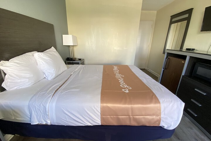 2 Queen Beds (28 of 41)