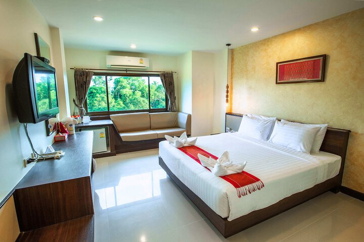 Room 32 of 183