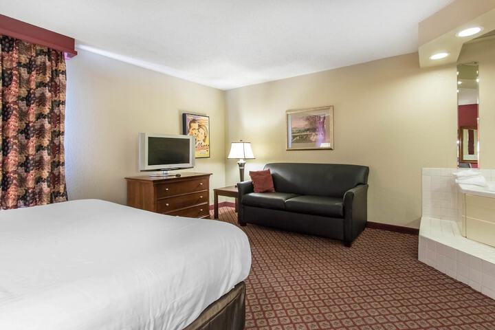Room 22 of 39