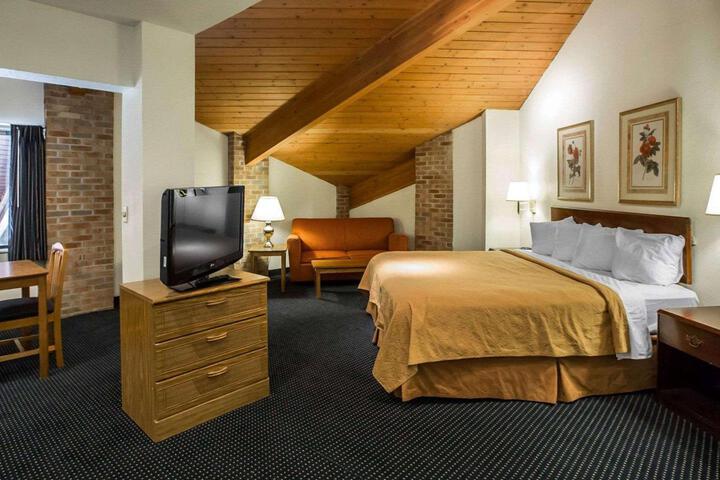 Standard | King Bed (1 of 9)