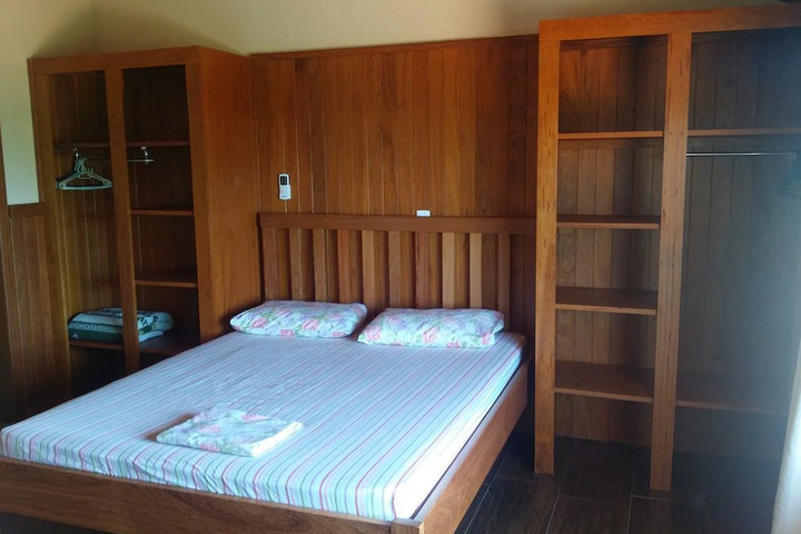 Room 3 of 6