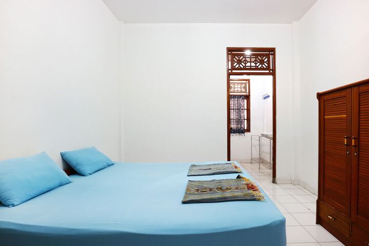 Room 8 of 24