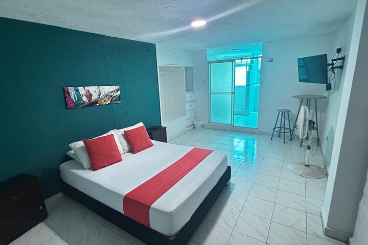 Room 16 of 28