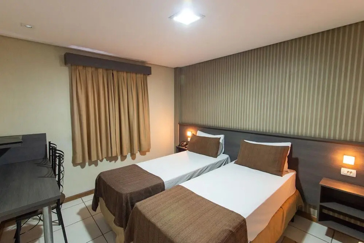 Room 3 of 8
