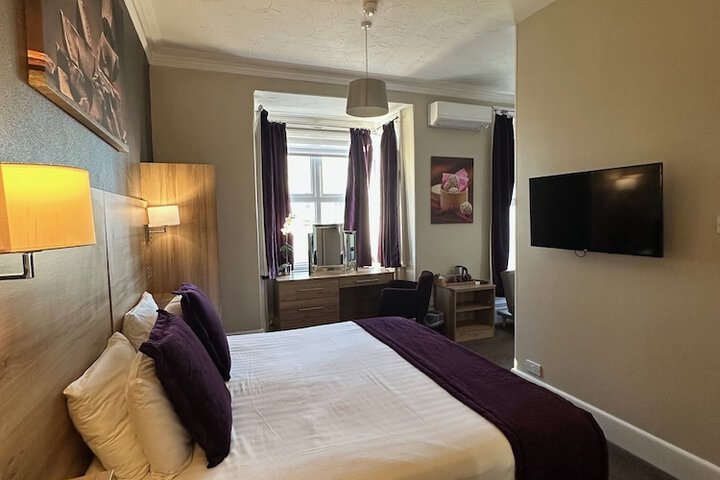Room 50 of 193