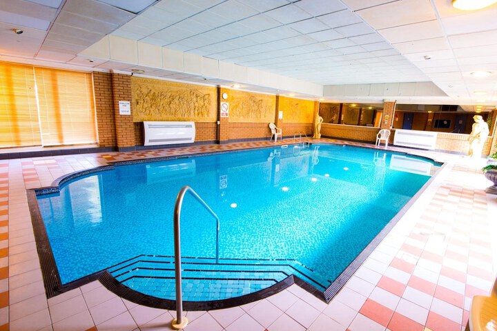 Pool Hotel