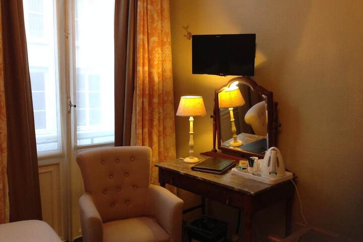 Room 18 of 50