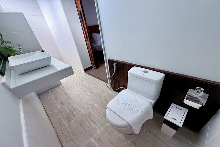 Room 36 of 60