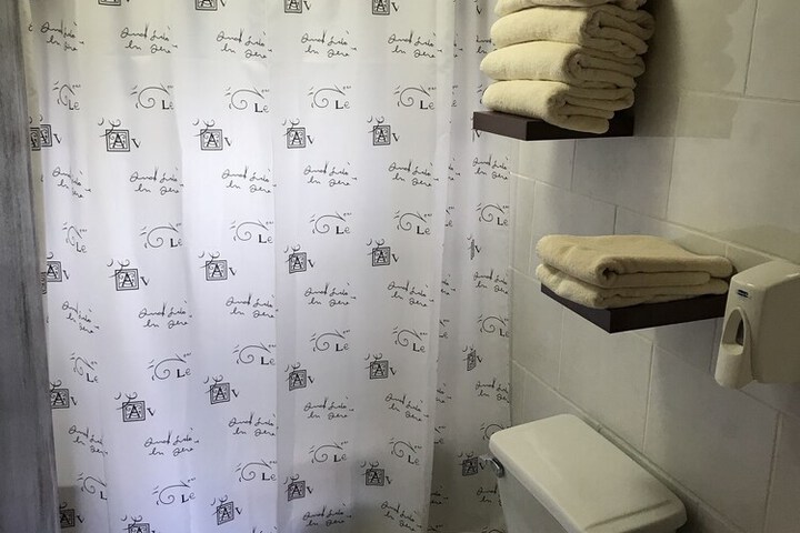 Room 16 of 32
