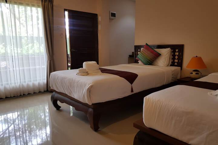Room 34 of 76