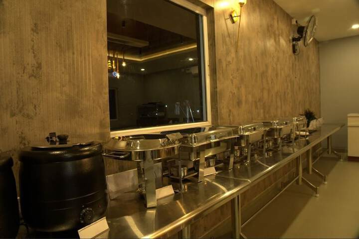 Dining 55 of 60