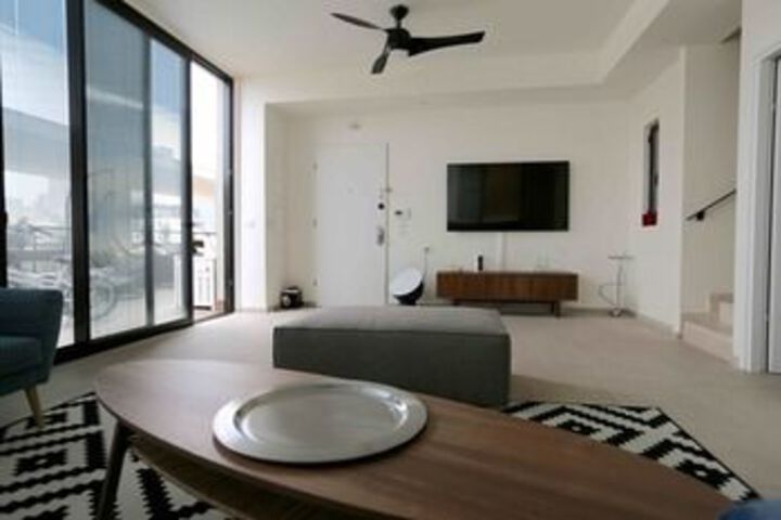 Room 12 of 22