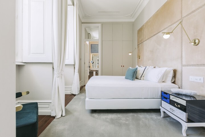 Room 85 of 245