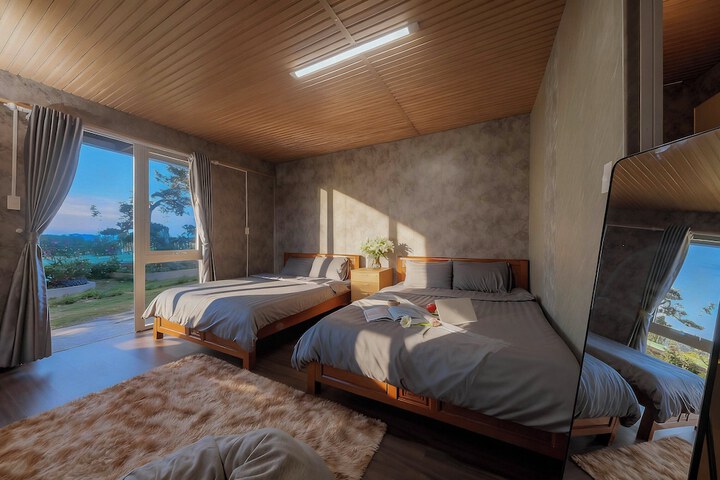 Room 13 of 53