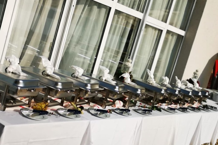 Dining 13 of 19