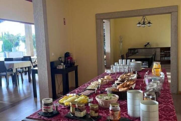 Dining 16 of 27