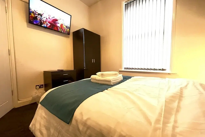 Room 3 of 18