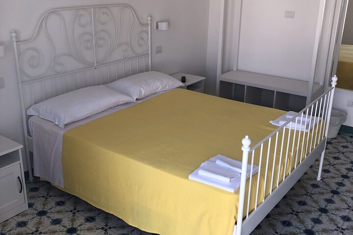 Room 6 of 64