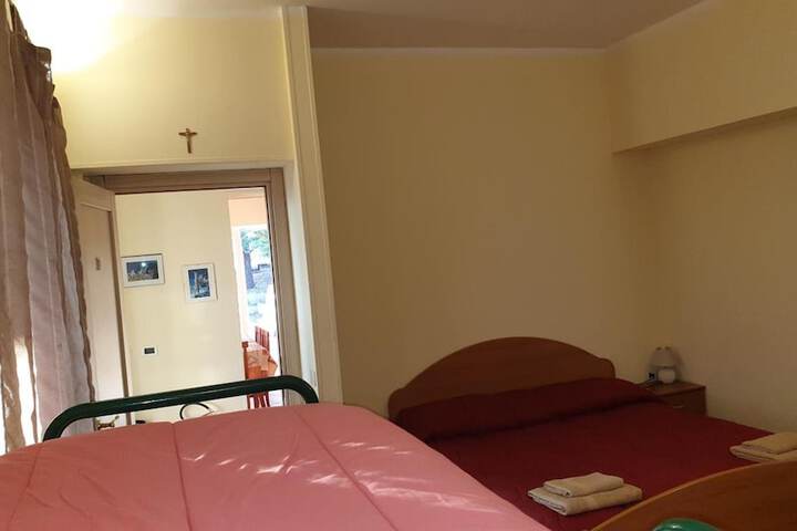 Room 14 of 65