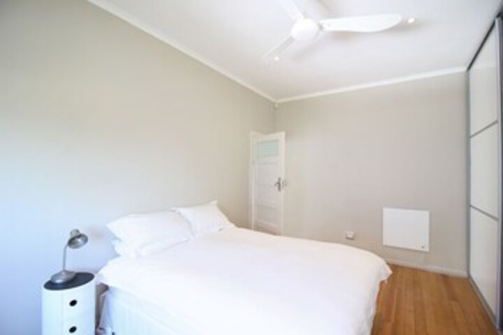 Room 4 of 12