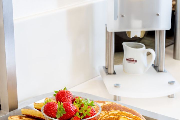 Breakfast/Coffee Service 32 of 48
