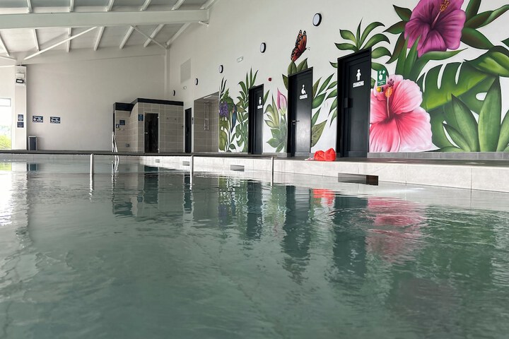 Pool 10 of 13