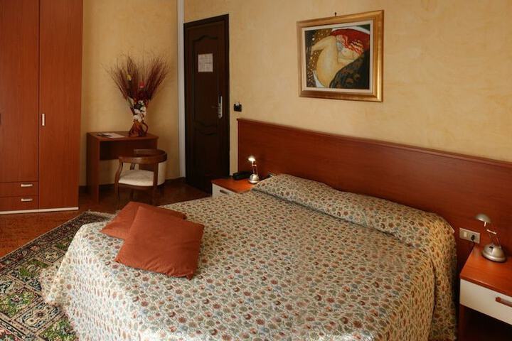 Room 9 of 56
