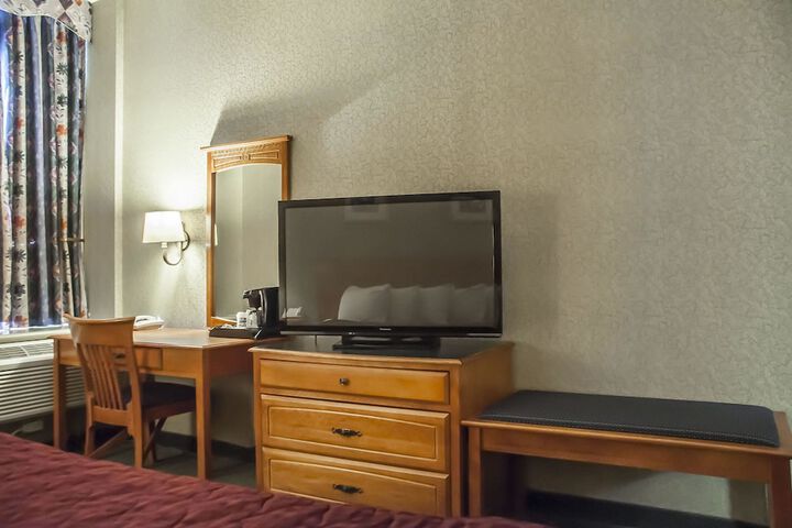 Room 14 of 36