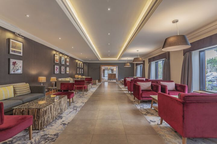 Entrance & Lobby