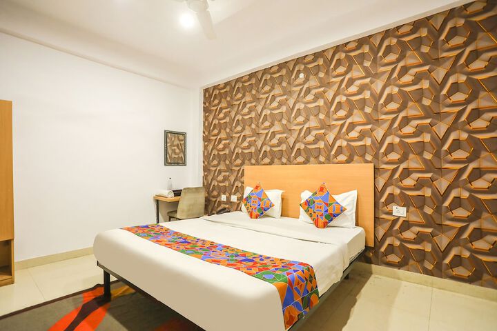 Room 5 of 33