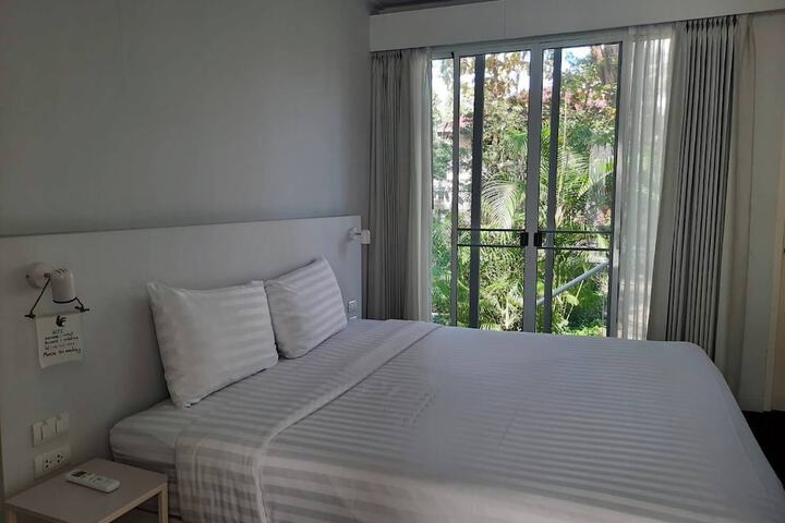 Room 32 of 127