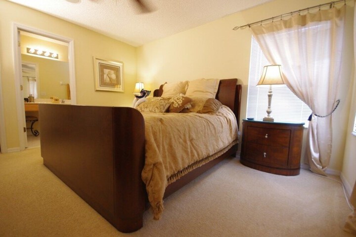 Room 9 of 46