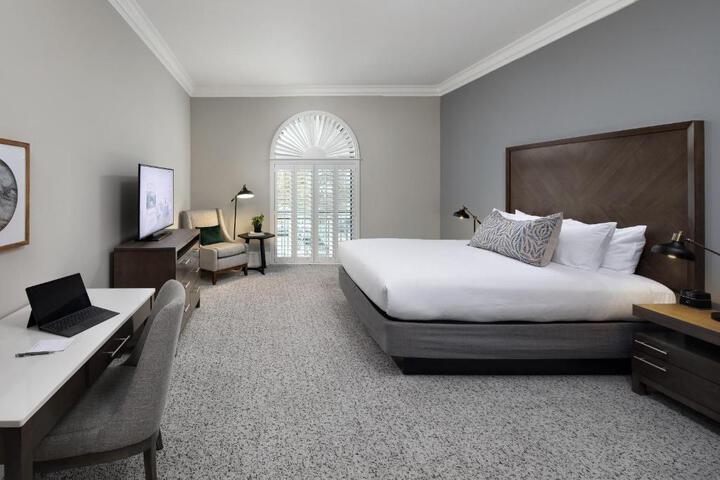 Classic King Bed (7 of 25)