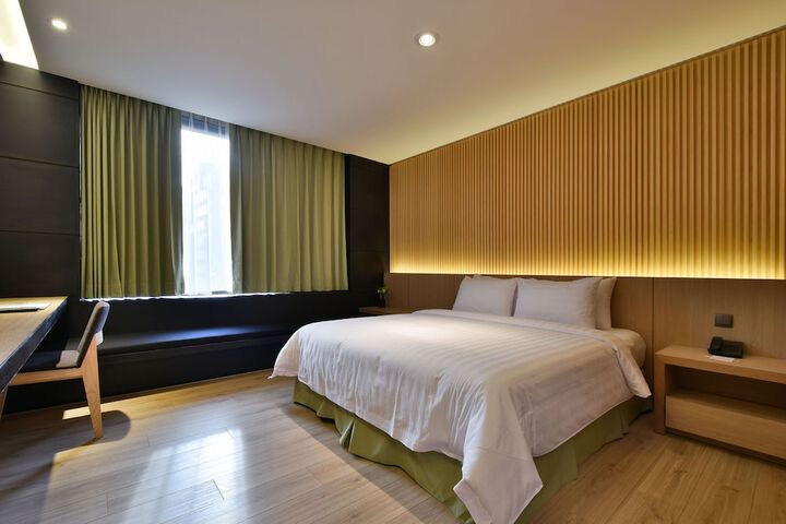 Room 27 of 56