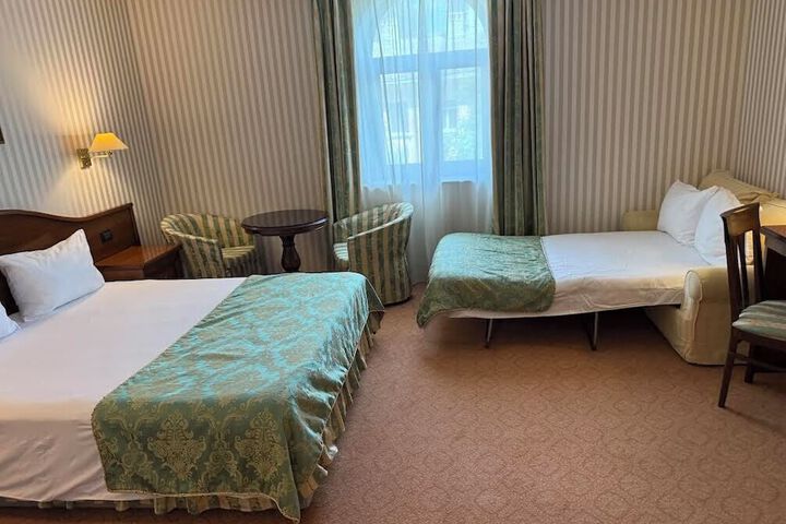 Room 80 of 177