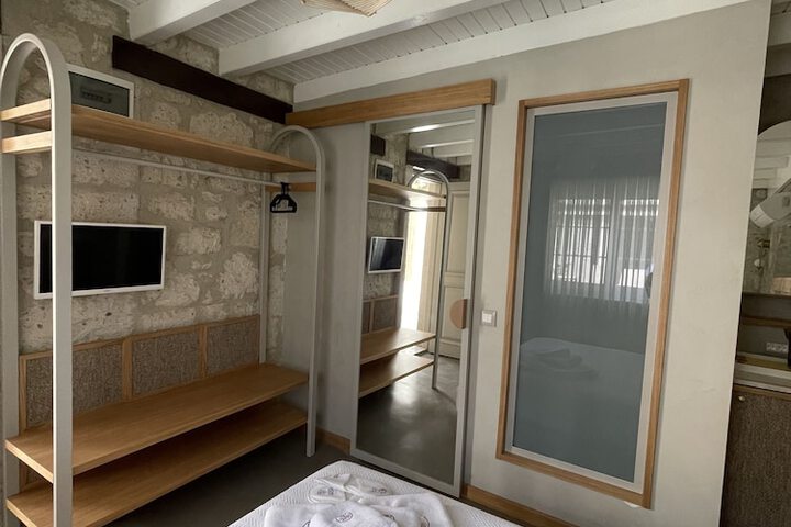 Room 11 of 64