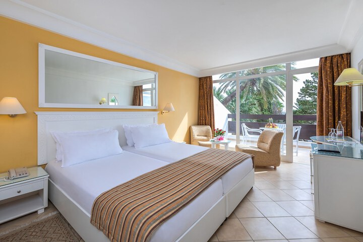 Room 3 of 45